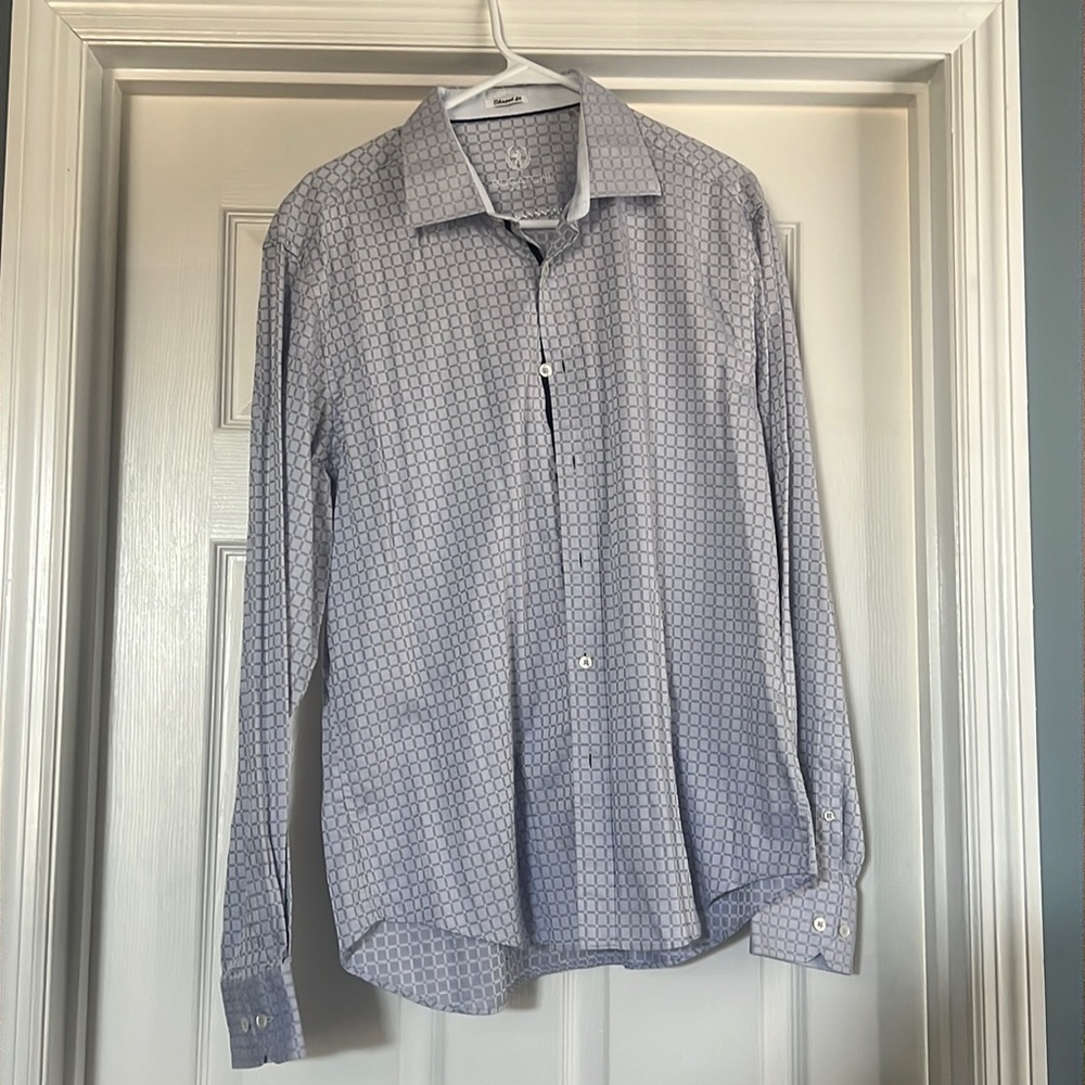Men’s large like new Bugatchi button up.